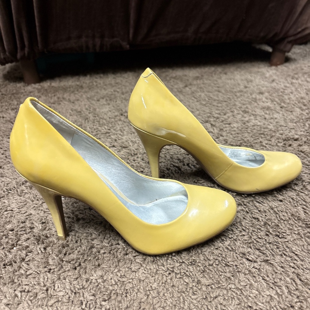 Jessica Simpson nude Matte patent heels never worn size 6 1/2